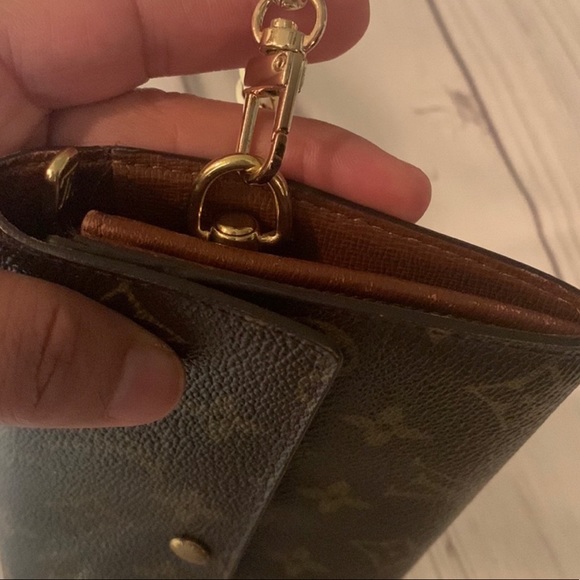 🤎🤎Authentic Luis Vuitton monogram Sarah wallet Crossbody - Picture 8 of 10
